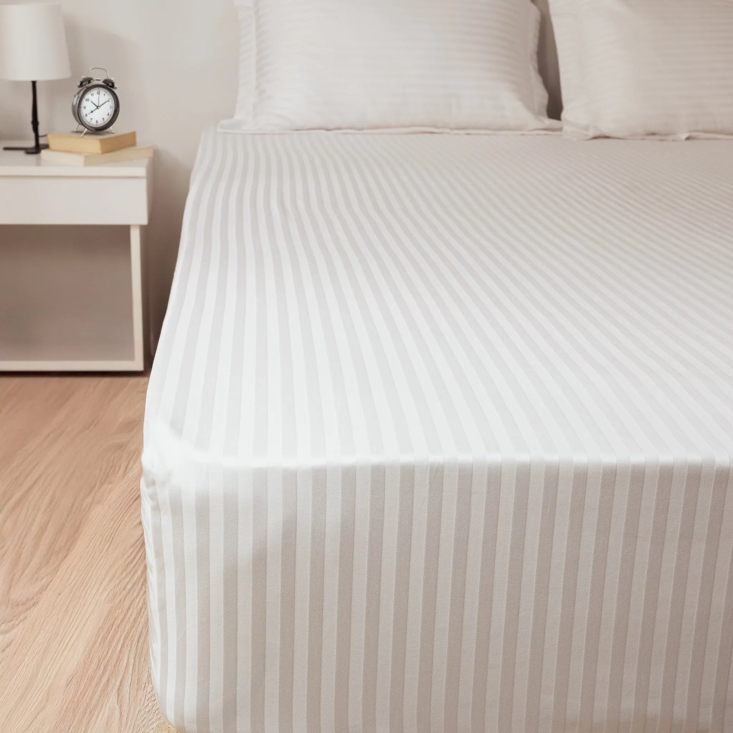 1000TC Classic Stripes Fitted Sheet Set