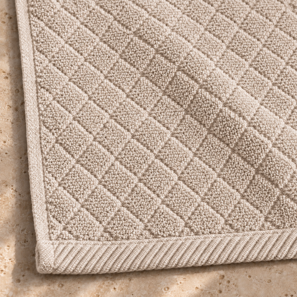 Diamond 900 GSM Bath Mat 50x80 cm in Beige - Closeup Border