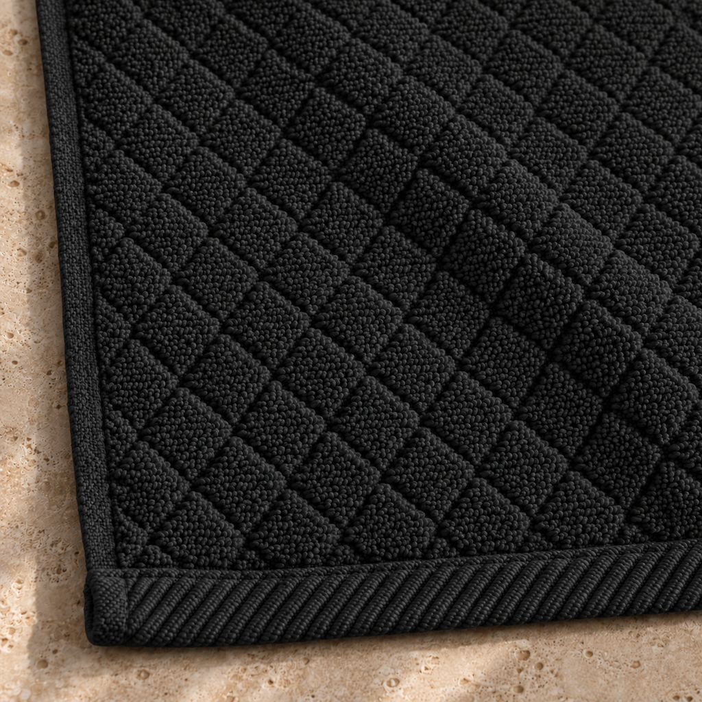Diamond 900 GSM Bath Mat 50x80 cm in Black - Closeup Border