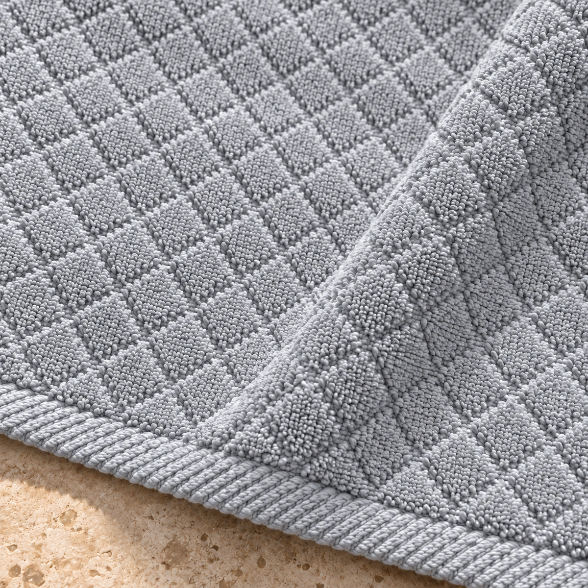 Diamond 900 GSM Bath Mat 50x80 cm in Silver - Closeup Texture