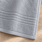 Essential 550 GSM Bath Sheet 90x160 cm in Silver - Closeup Border