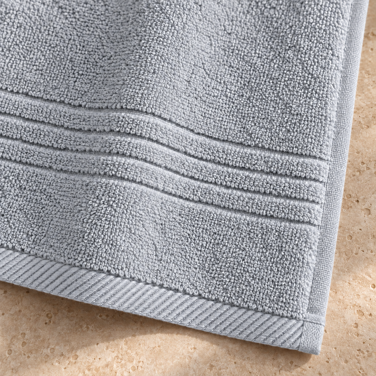 Essential 550 GSM Bath Sheet 90x160 cm in Silver - Closeup Border