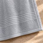 Essential 550 GSM Bath Towel 70x140 cm in Silver - Closeup Border