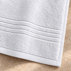 Essential 550 GSM Bath Sheet 90x160 cm in White - Closeup Border