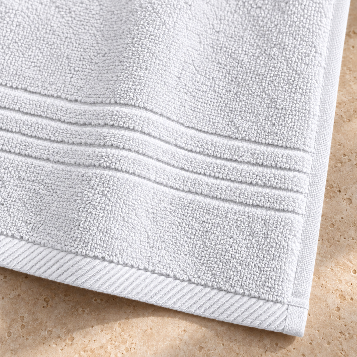 Essential 550 GSM Bath Sheet 90x160 cm in White - Closeup Border