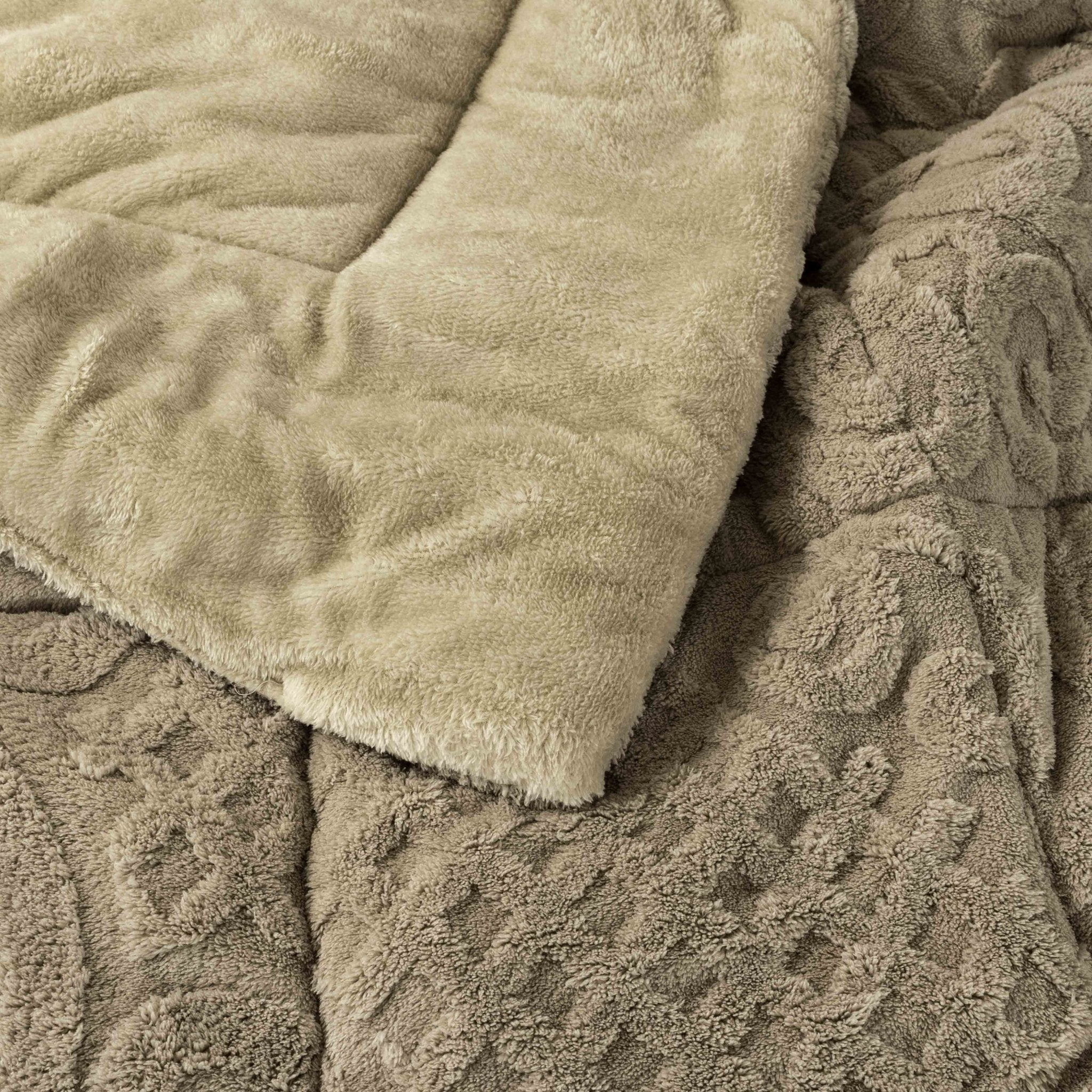 Jacquard Mink Fur Double - Face Comforter Set - Elbadrawi Home