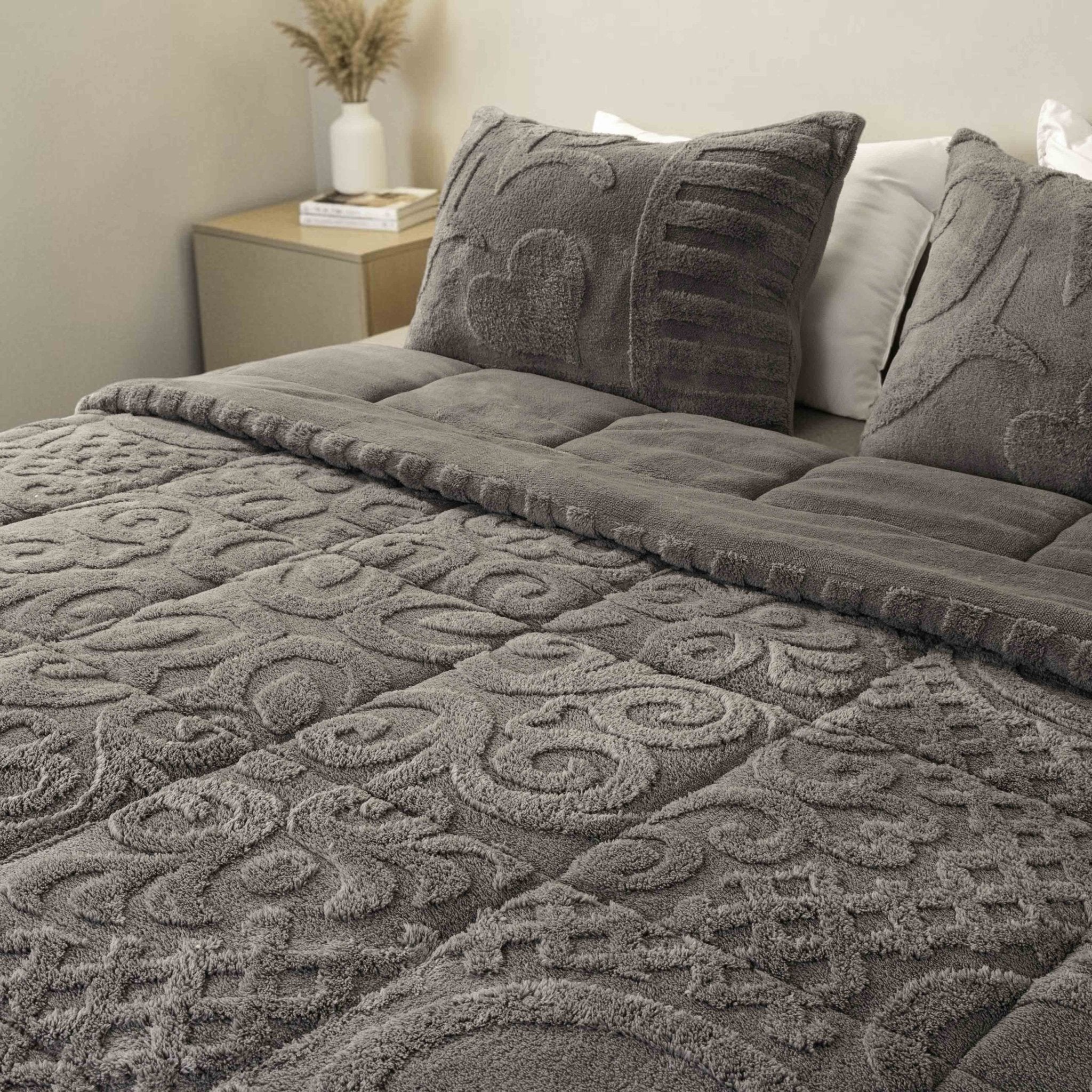 Jacquard Mink Fur Double - Face Comforter Set - Elbadrawi Home