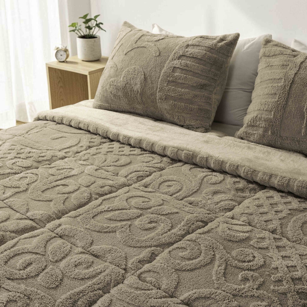 Jacquard Mink Fur Double - Face Comforter Set - Elbadrawi Home
