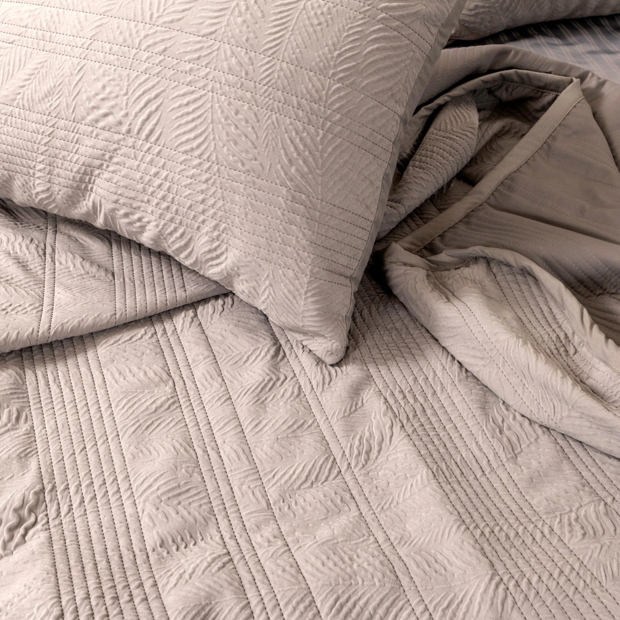 Jacquard Quilt Set - Elbadrawi Home