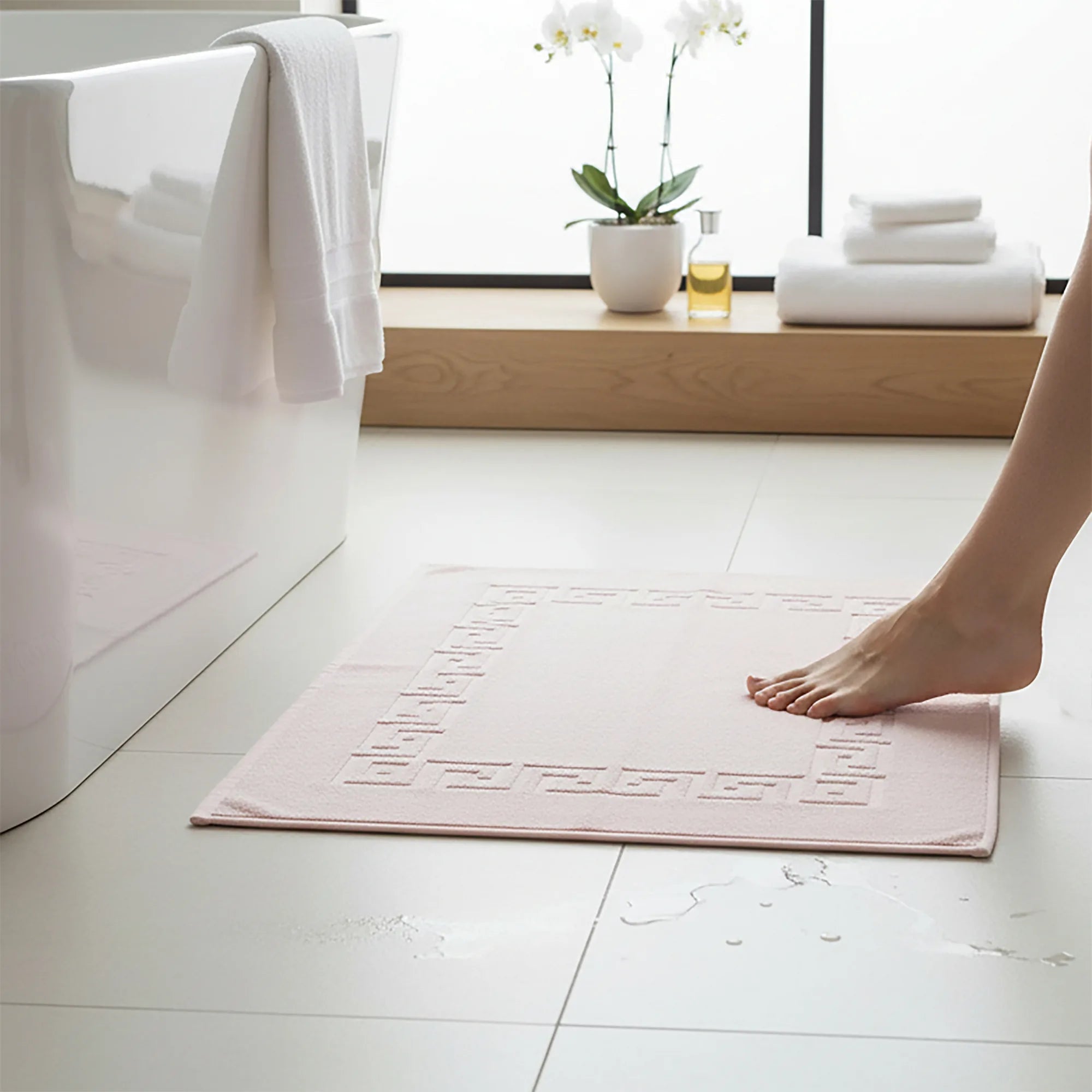 Signature Bath Mat - Elbadrawi Home